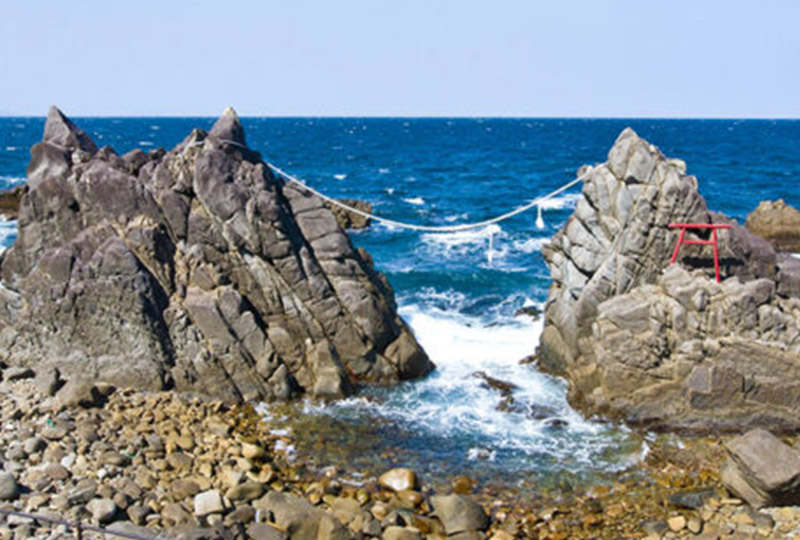 雄龍・雌龍の岩